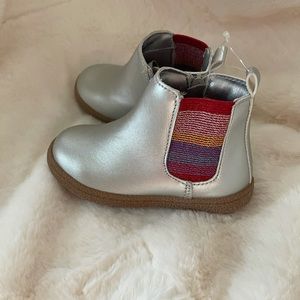 Size 7 toddler girl boots with knit accents and zipper NWOT